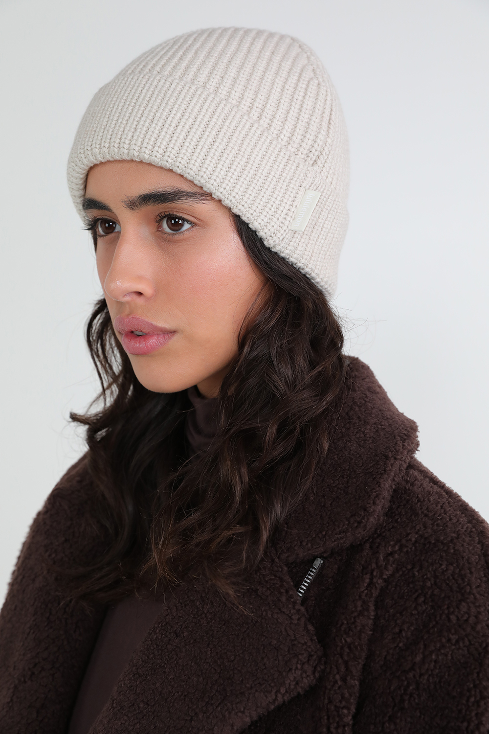 תמונת כל הלוק של Close-Fit Wool-Blend Ribbed Knit Beanie